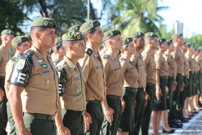 Oficial e Sargento Temporários do Exército